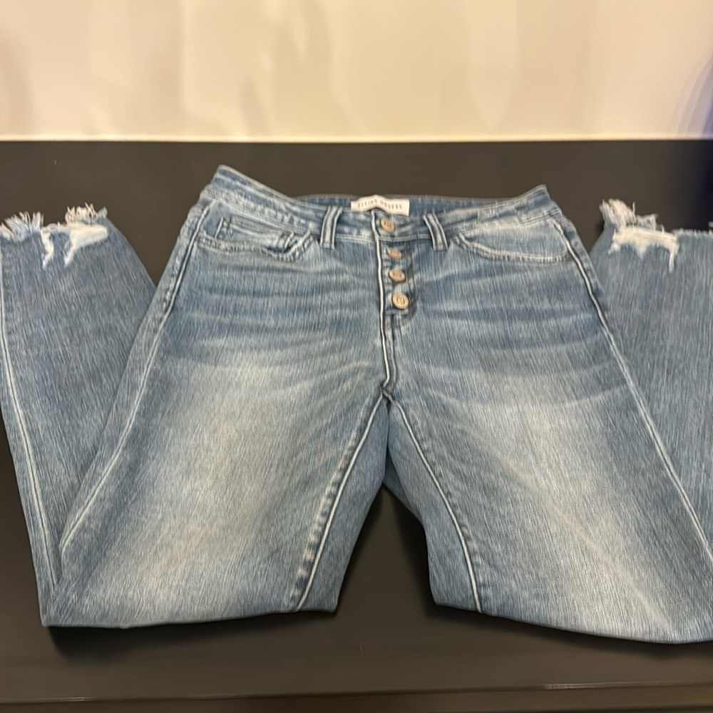 PRICE DROP - Flying Monkey cropped skinny jeans. Size 27